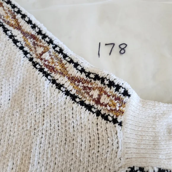 Fringed Knit Chenille Sweater Poncho - White and Black With Tan Detail. Western - Picture 5 of 5